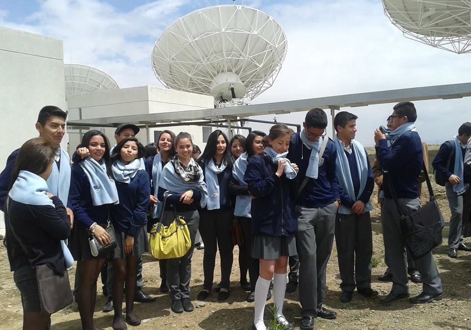 Visita de colegios a estaciones terrenas TKSAT-1